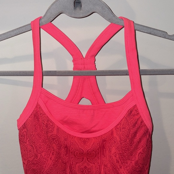 Athleta Seamless Paisley Print Racerback Layered Tank Size XS Bright Pink - Picture 2 of 10